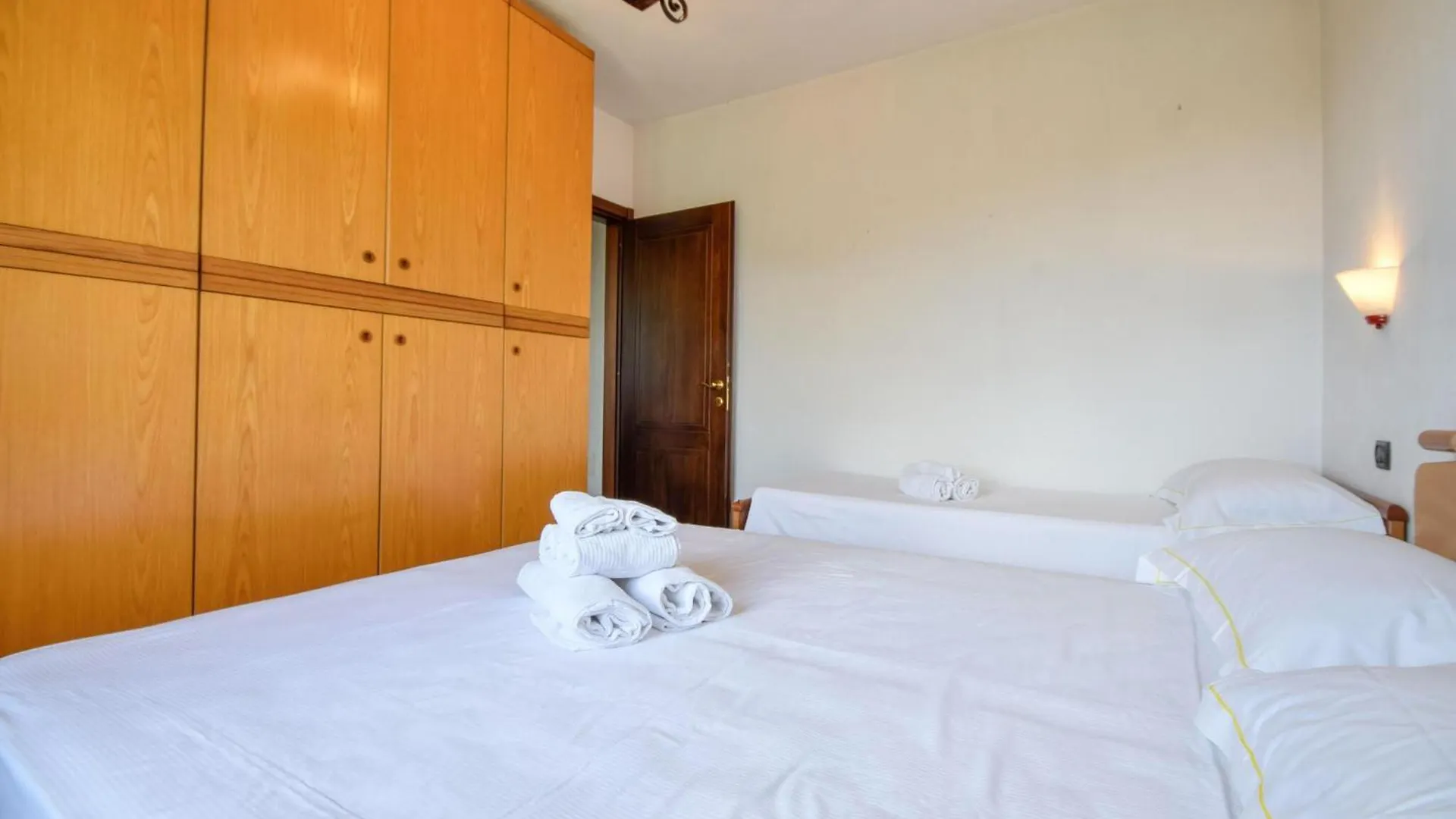 Gorgeous Apartment In Carasco With Kitchen Italy