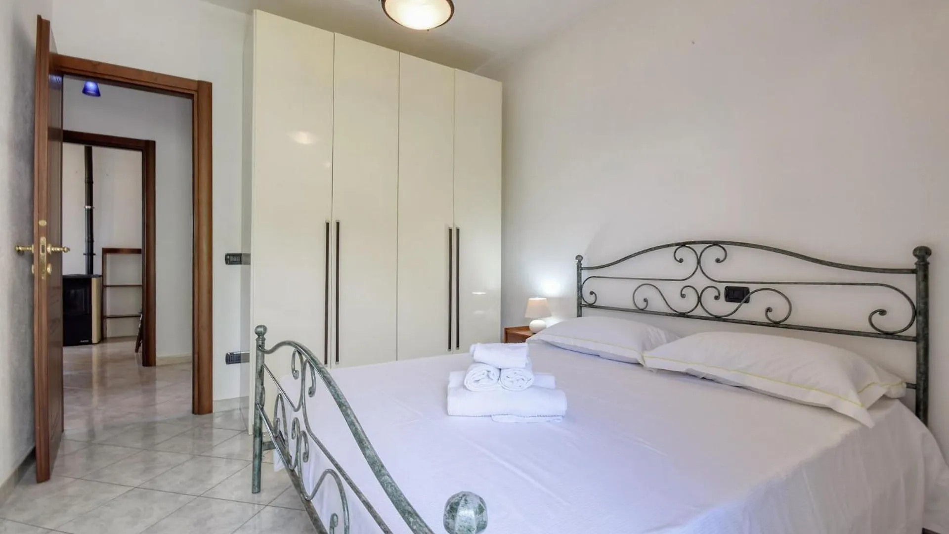 Gorgeous Apartment In Carasco With Kitchen 0*,  Italy