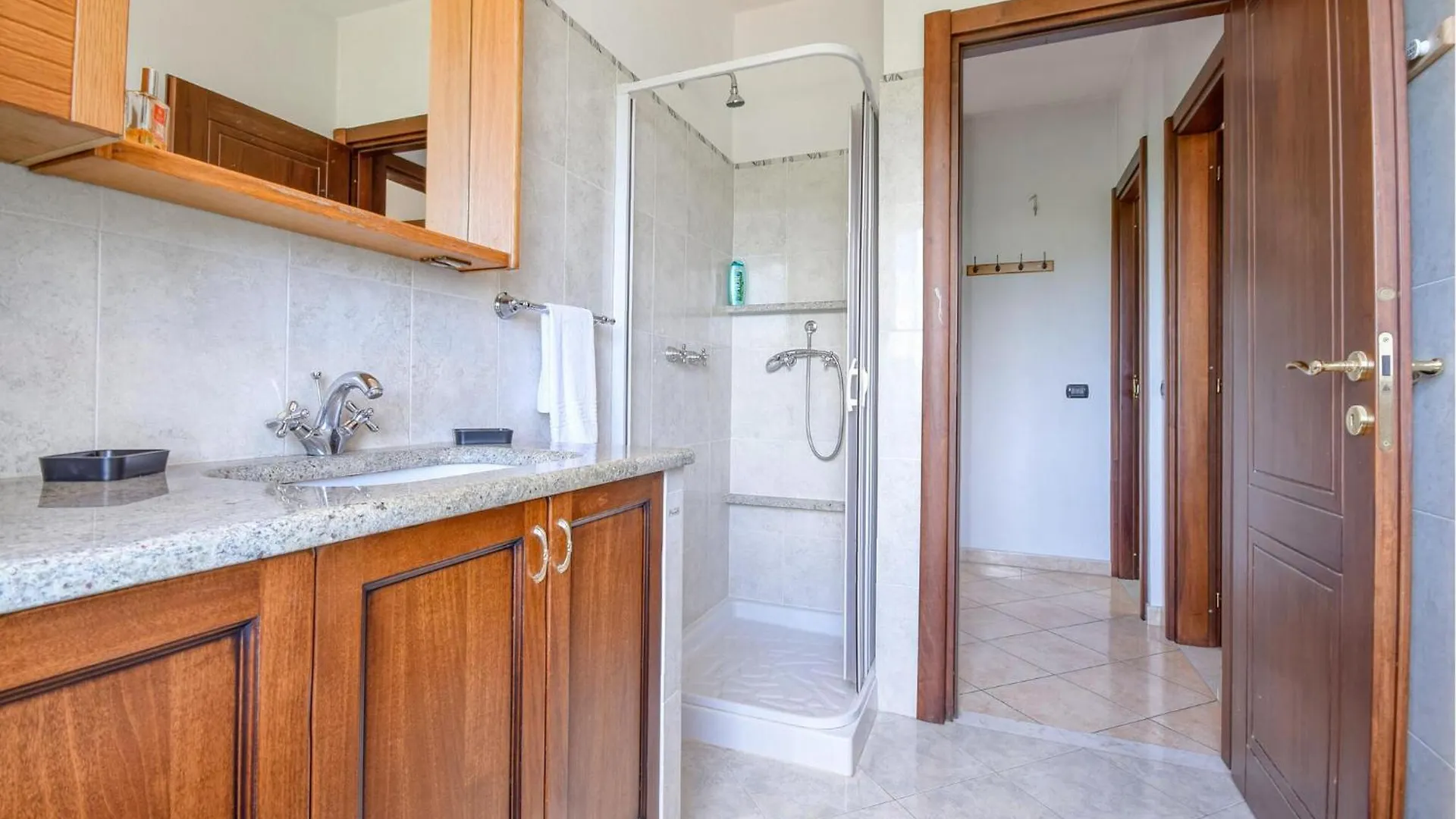 Gorgeous Apartment In Carasco With Kitchen