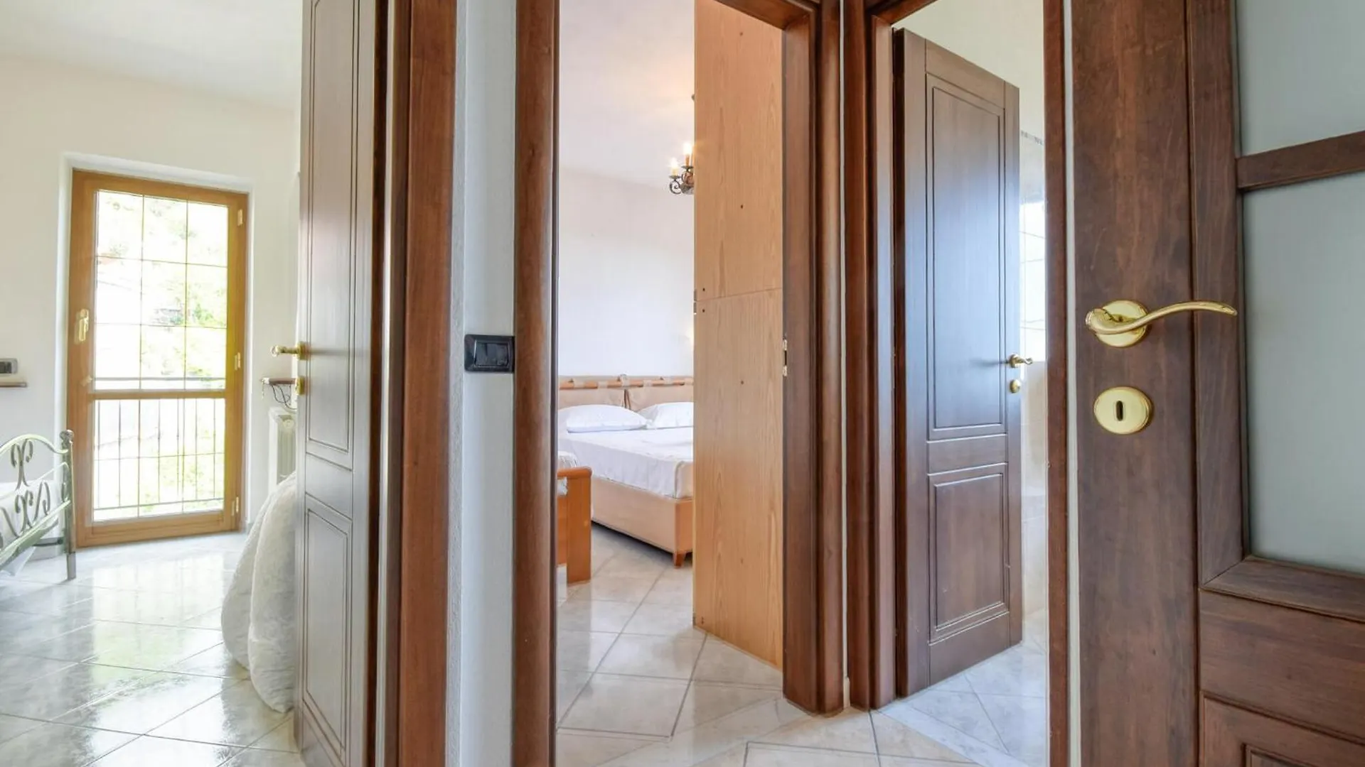 Gorgeous Apartment In Carasco With Kitchen