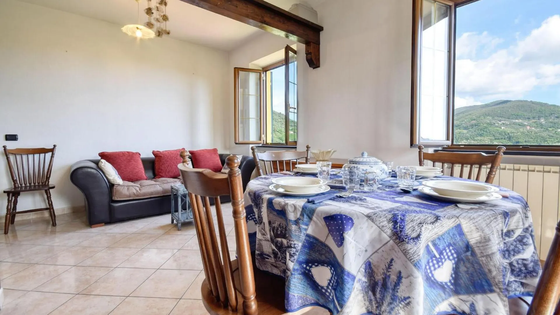 Gorgeous Apartment In Carasco With Kitchen